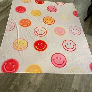 Smiling Faces Pattern Wall Tapestry
